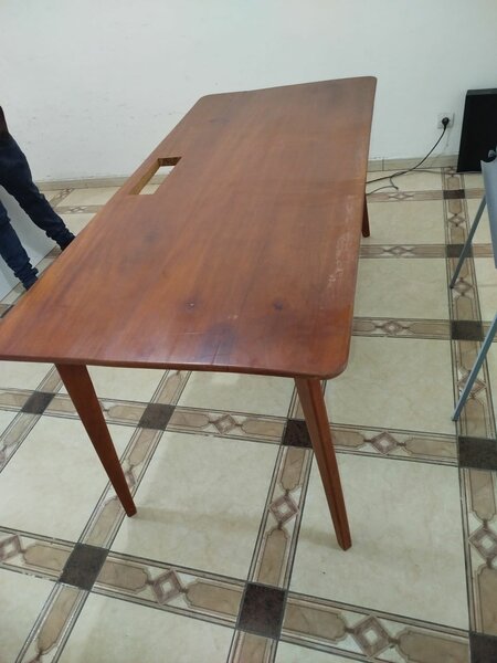 Table en bois noble
