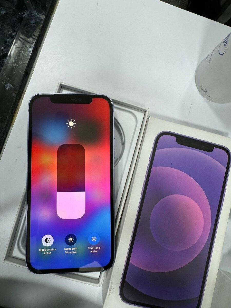 iPhone 12 64G tout passe