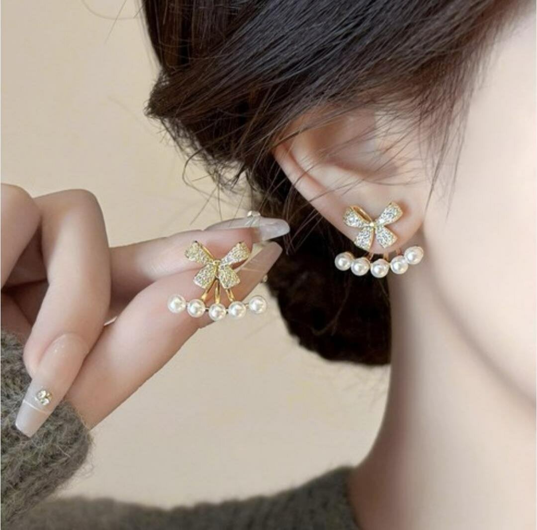Pearl studs