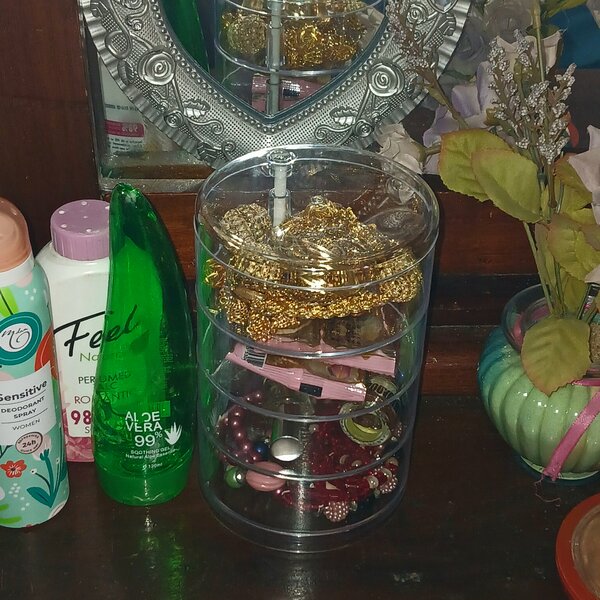 Boîte à bijoux rotative en acrylique