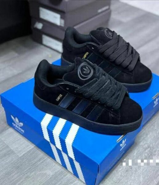 Baskets noires tendance