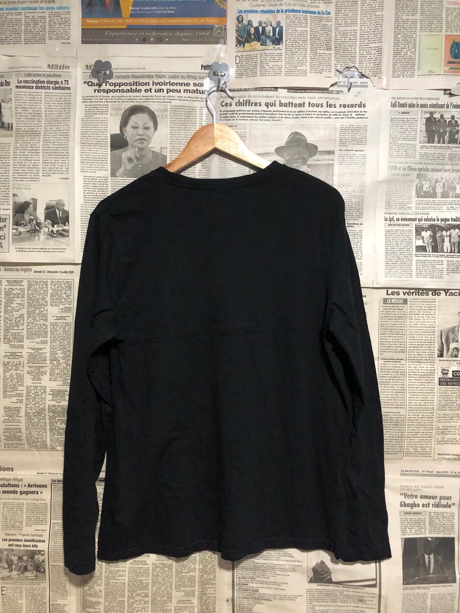 T-shirt noir à manches longues