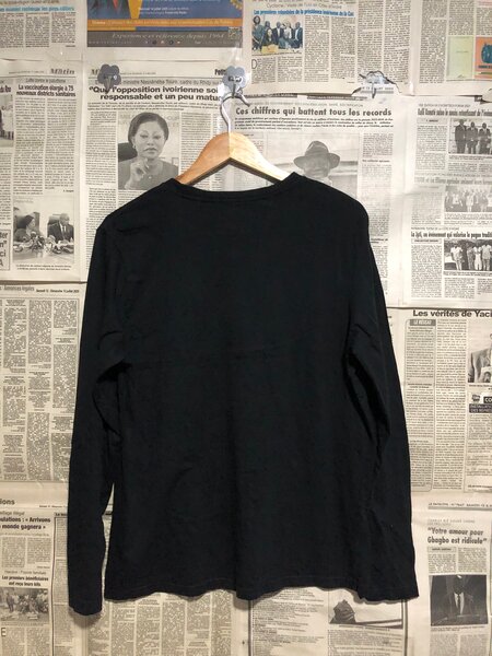 T-shirt noir à manches longues