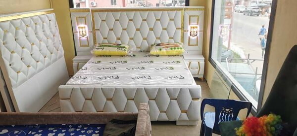 Lit capitonné caviar nouveauté