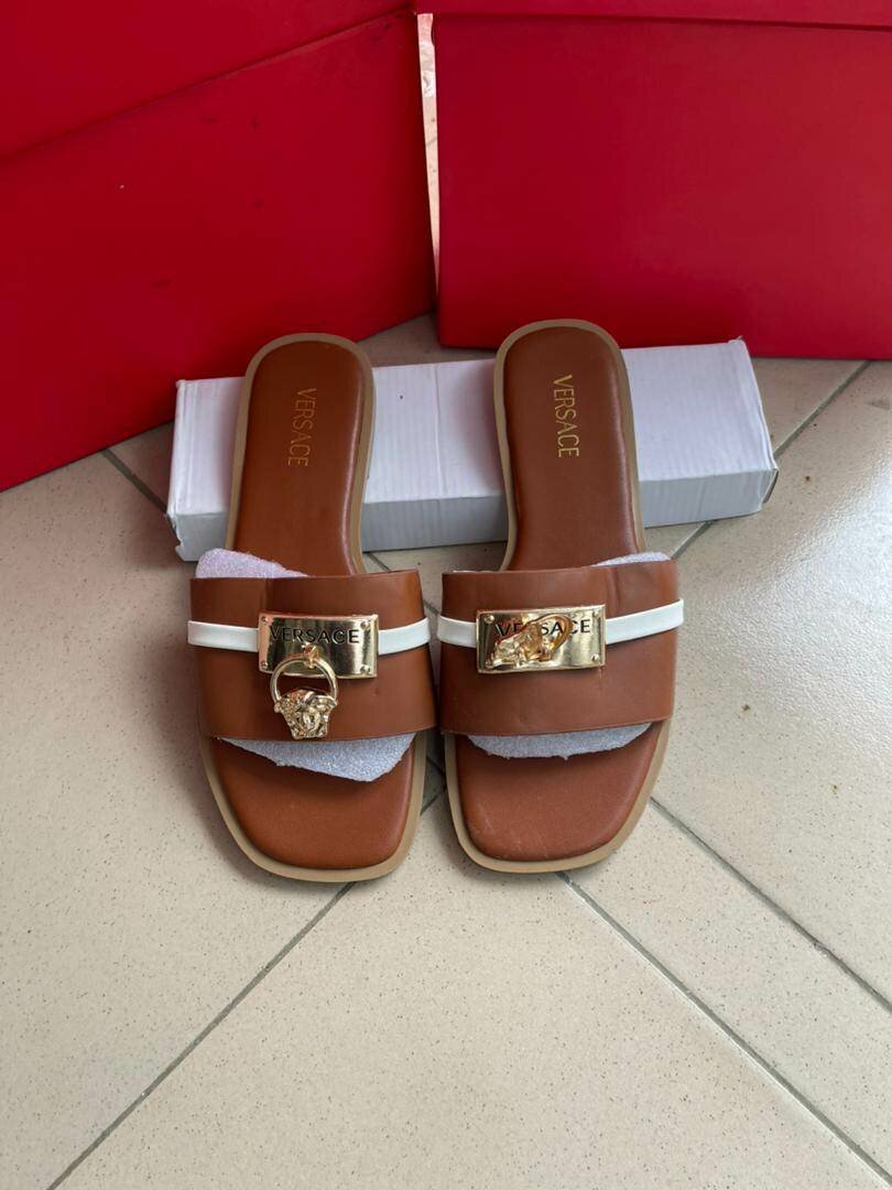 Sandales modernes en cuir