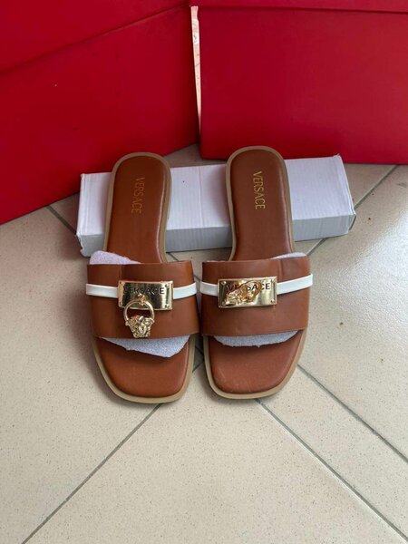 Sandales modernes en cuir