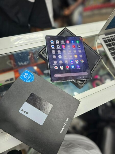 Samsung Galaxy Z fold 5 512gb