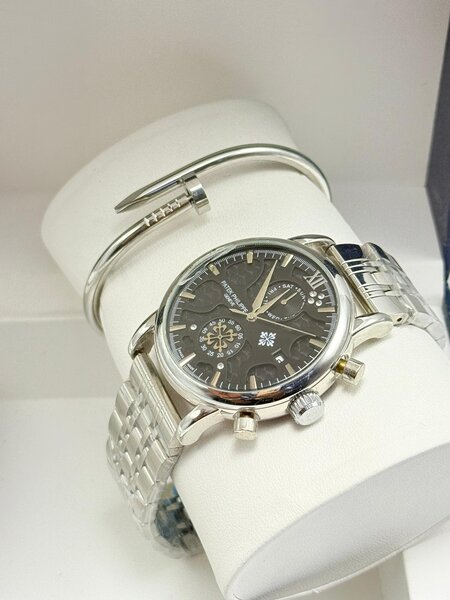 Montre d'homme élégante en acier