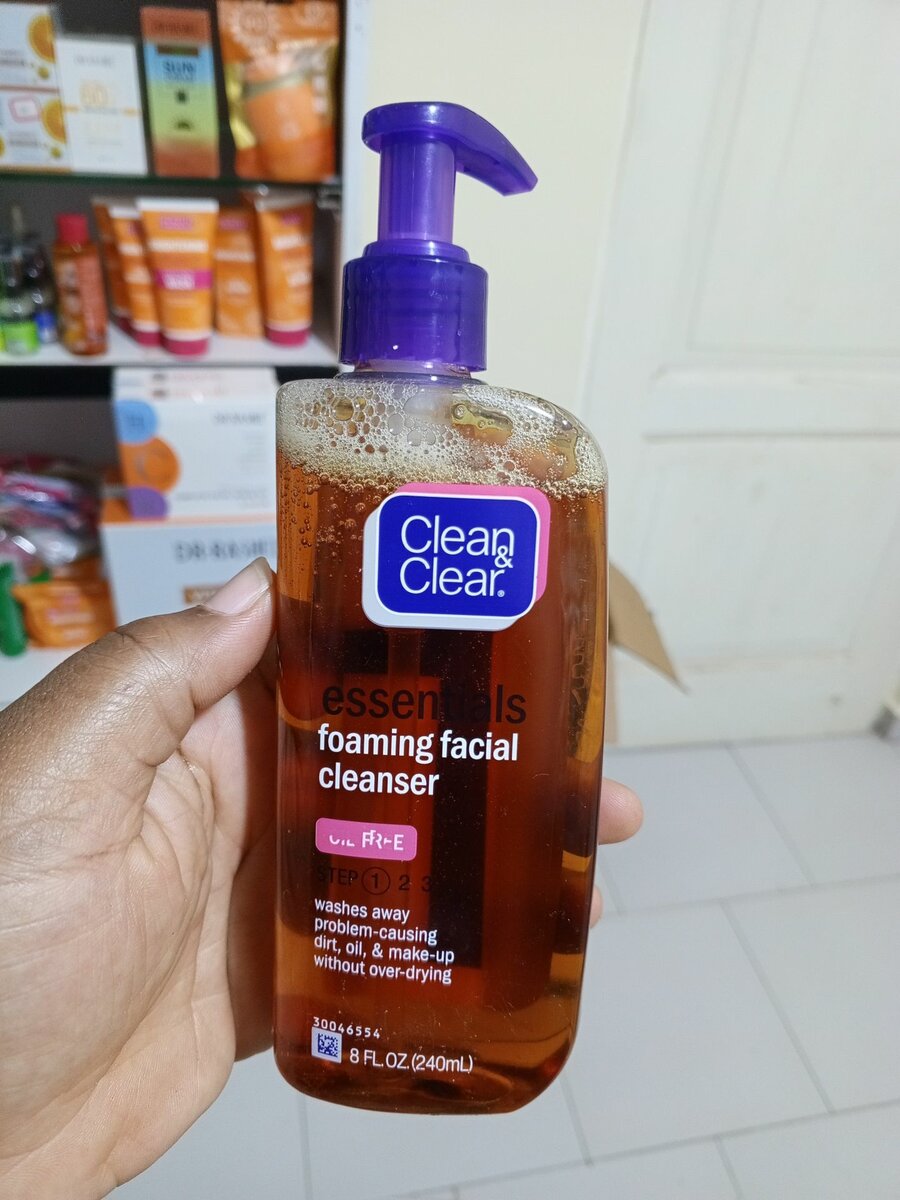Clean & Clear Foaming Cleanser