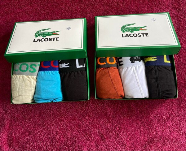 2 cartons caleçons Lacoste