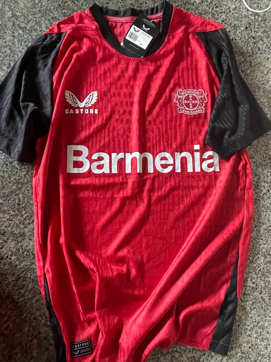 Maillot de football rouge