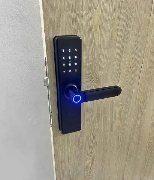 Serrure connectée à code numérique