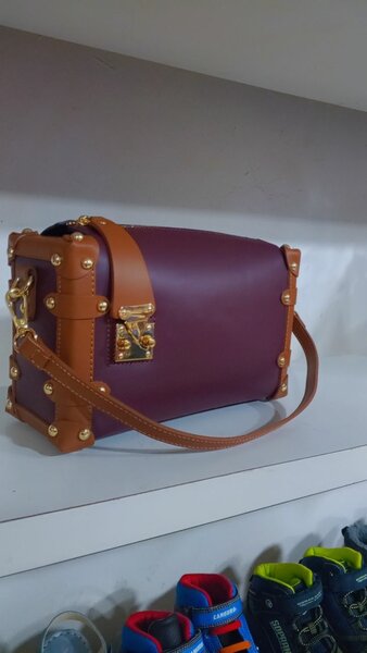 Sac à main bordeaux chic