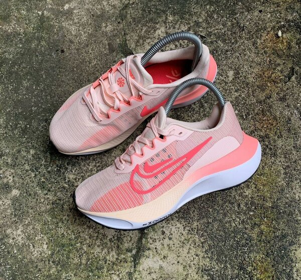 Nike zoom sneakers