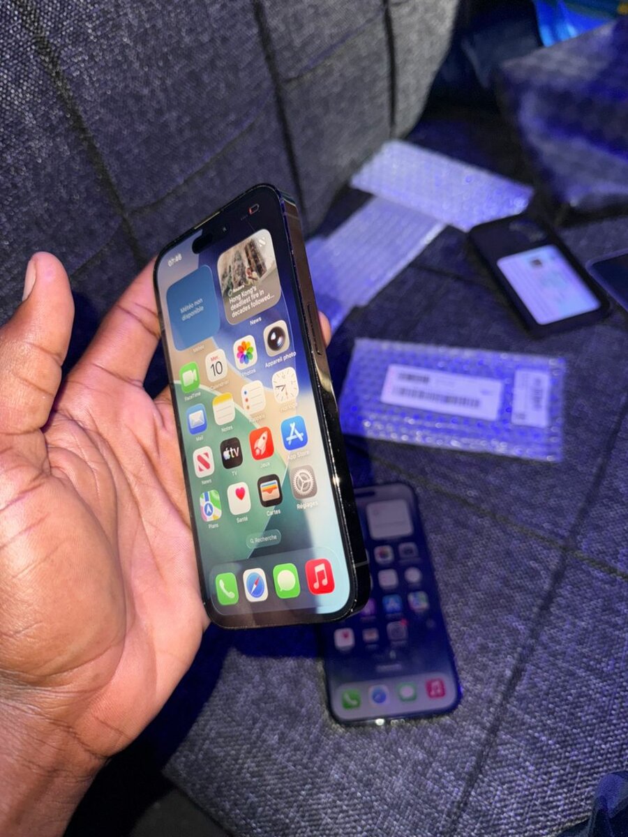 iPhone 14 Pro Noir Colis 128Go