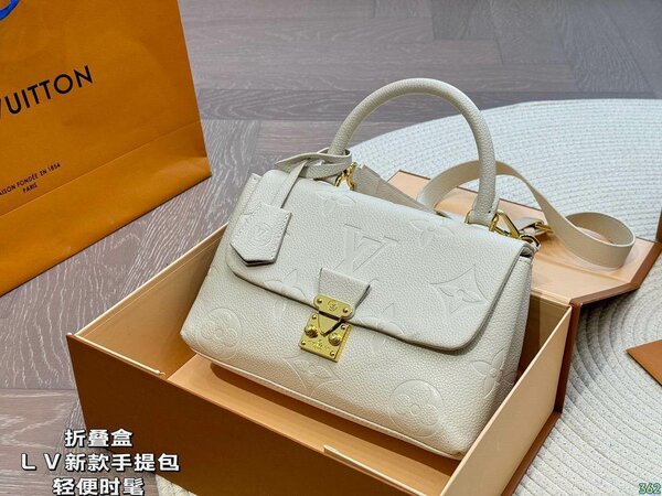 TRÈS BEAU SAC EN CUIR