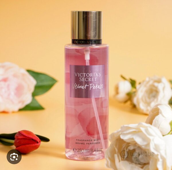 Brume Victoria’s Secret velvet petals