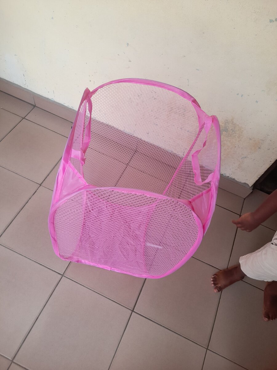 Panier à linge pliable rose