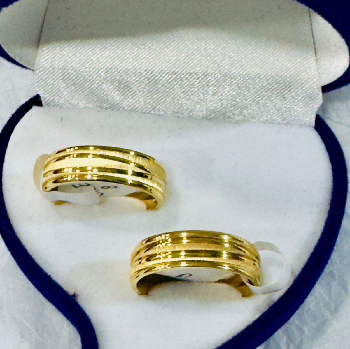 Alliances en or élégantes