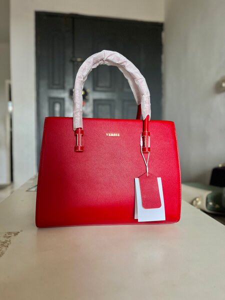 Sac à main élégant versse