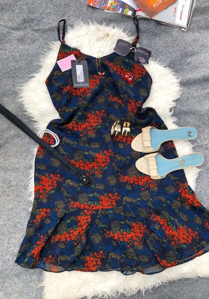 Spaghetti hands dress