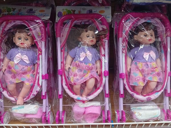 Poupée Bébé avec Poussette