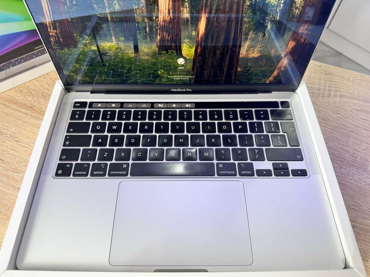 MacBook Pro M2