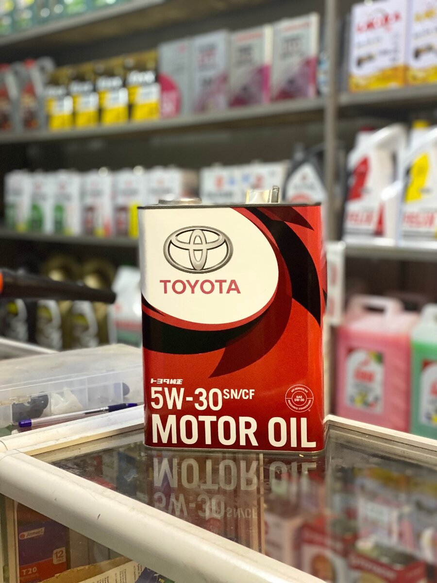 TAYOTA MOTOR OIL 5W-30 4л