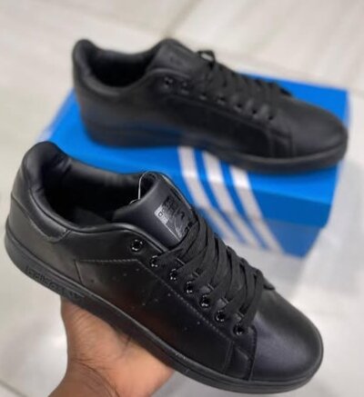 Quality Adidas Stan black