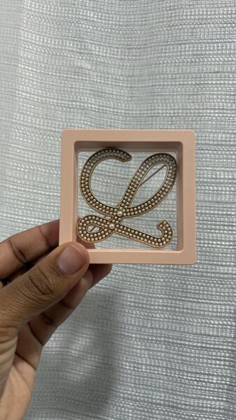 Broche élégante en strass