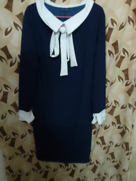 Robe élégante noire et blanche