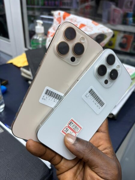 iPhone 16 pro 256gb Quasi