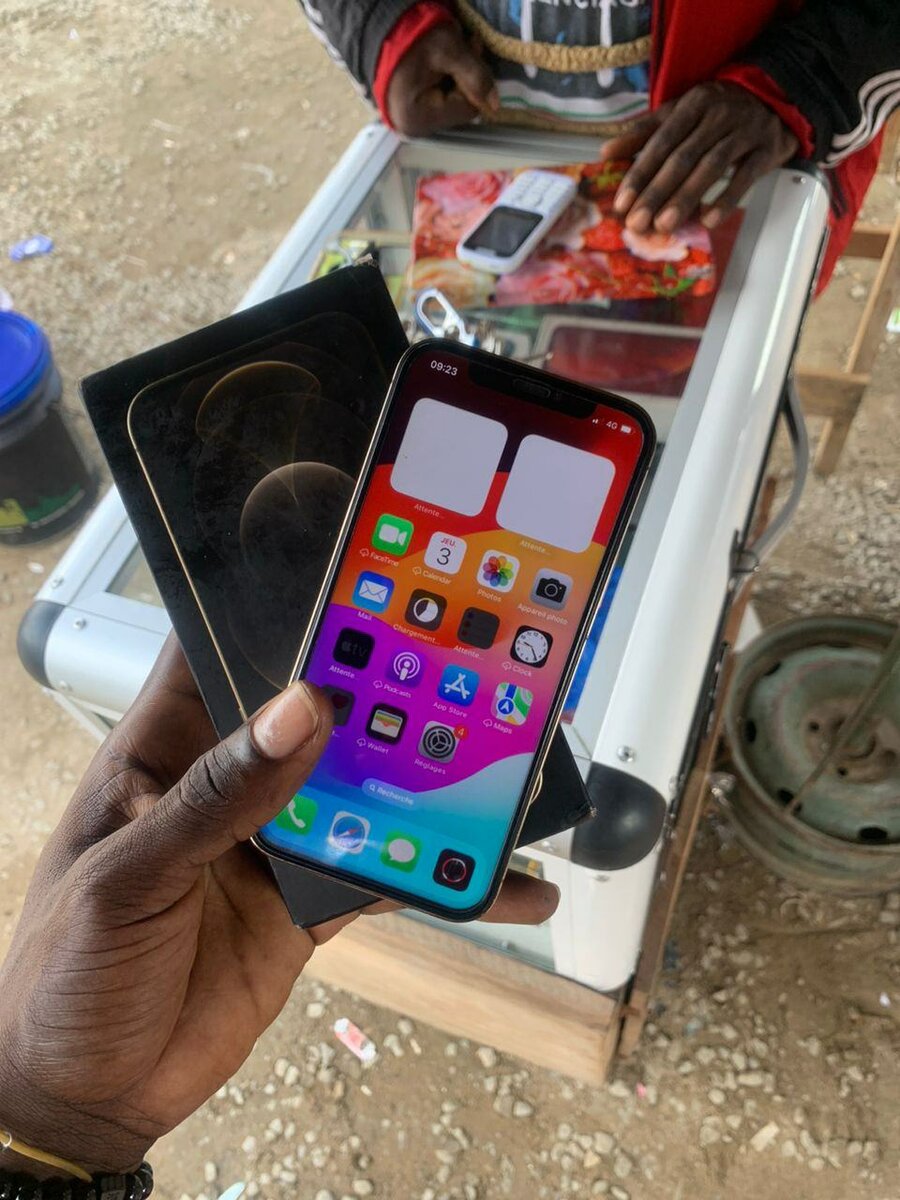 iPhone 12 Pro 128G  San Face ID 150.000 disponible avec le c