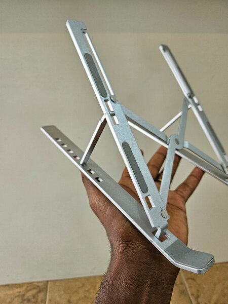Laptop stand