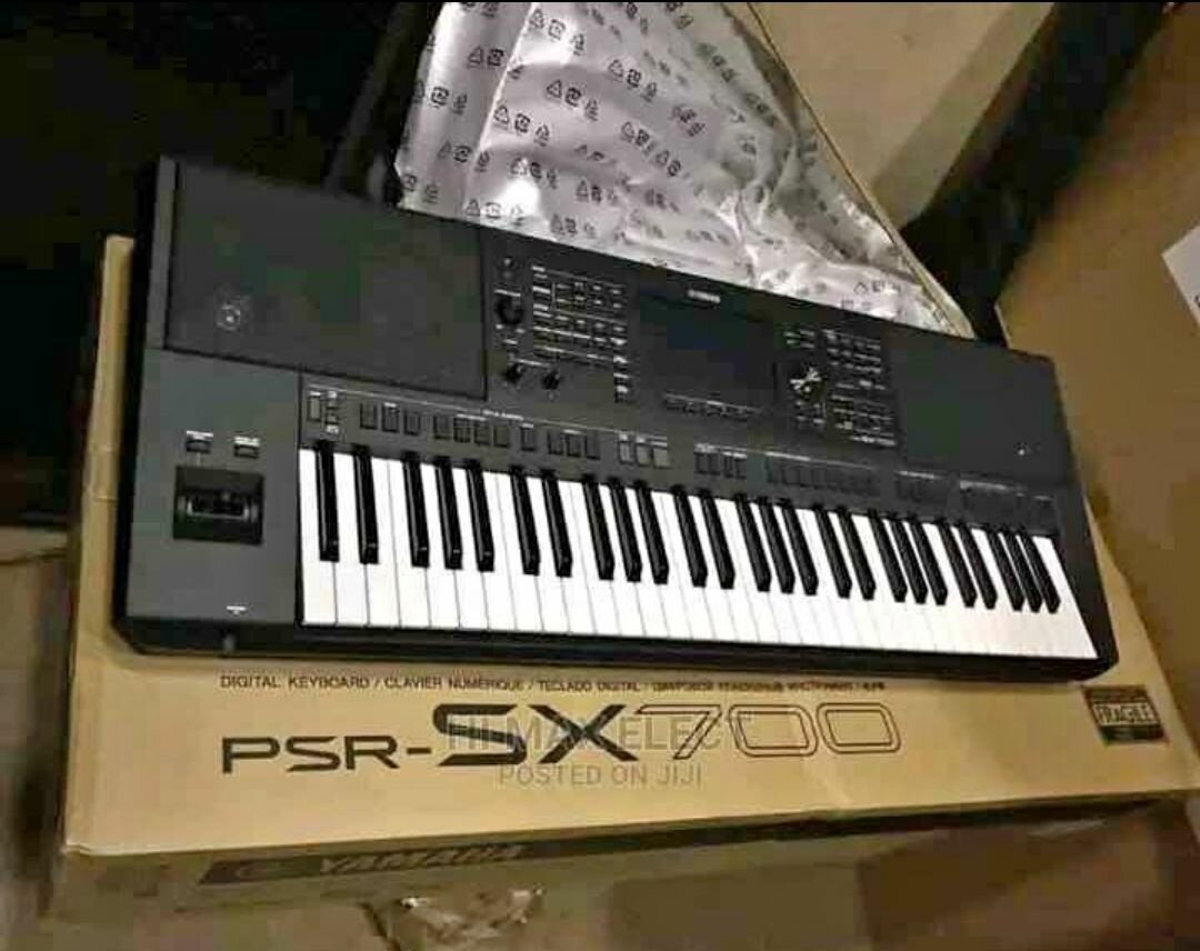 Yamaha PSR-SX700 Keyboard