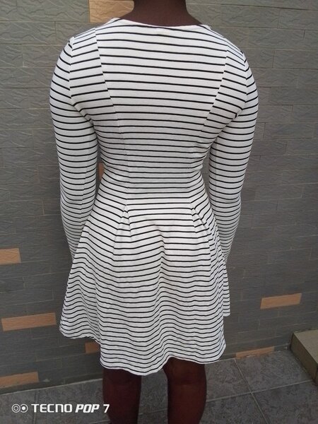 Robe rayée à manches longues