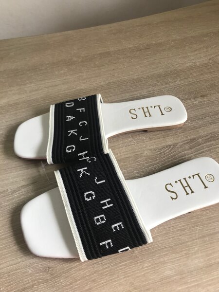 Sandales à lanière en cuir