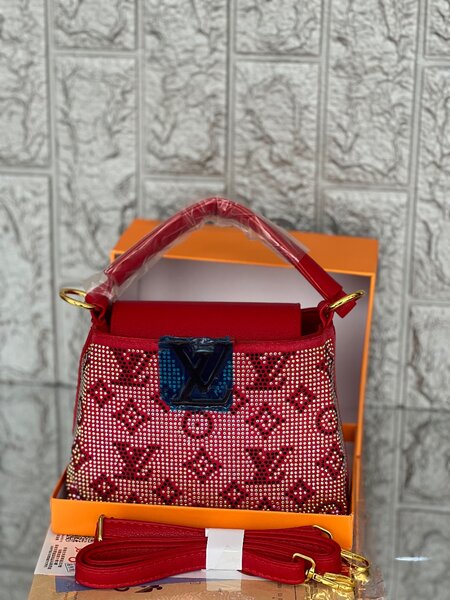 Sac à main élégant avec strass