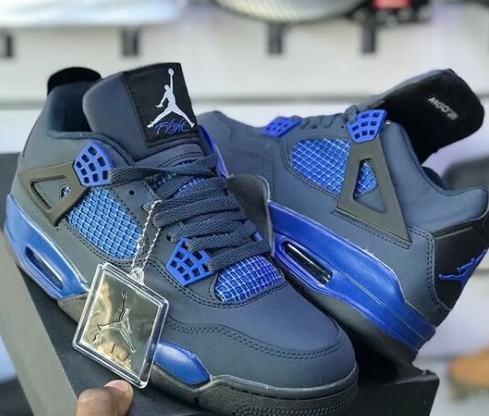 Jordan Retro 4 sneakers