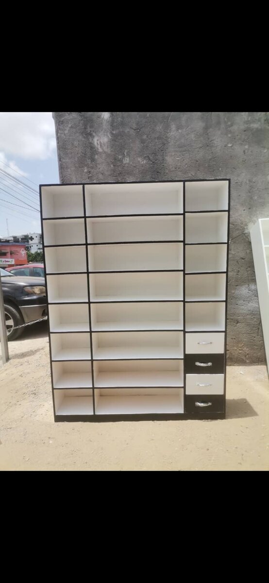 Étagère de rangement moderne