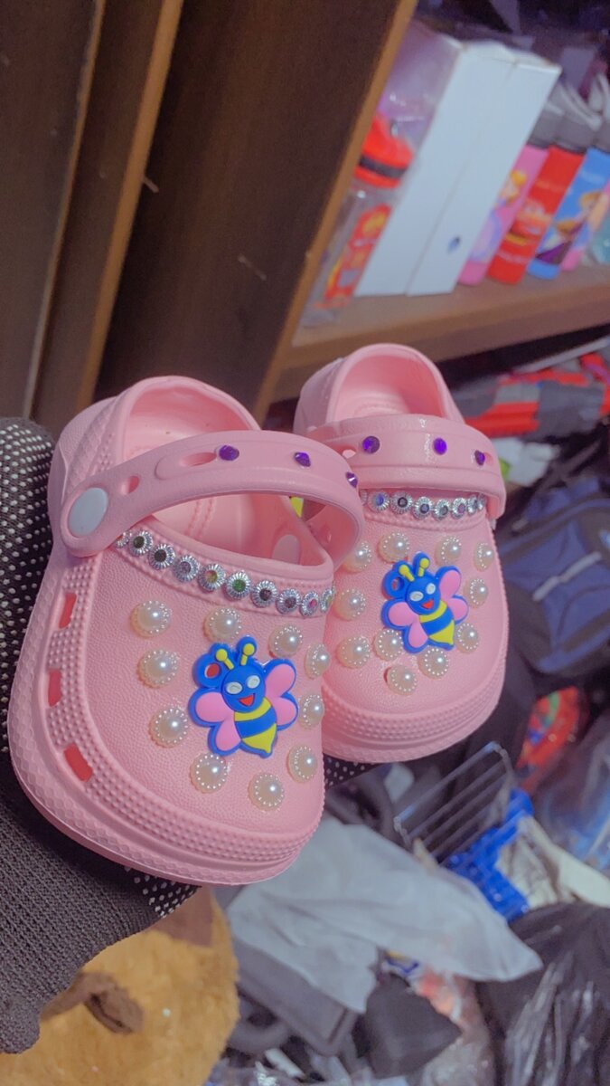 Kids fashionable crocs