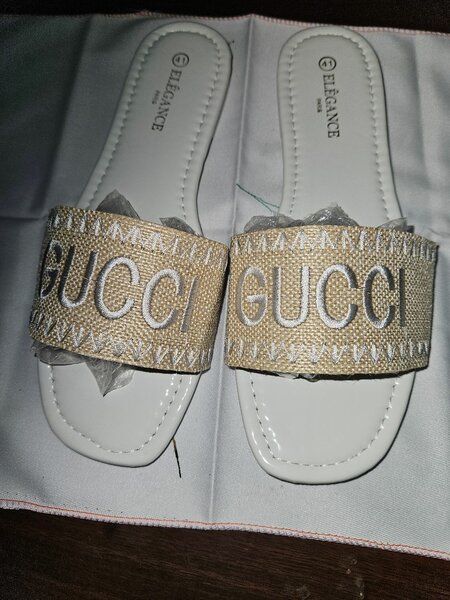 Chic gucci sandales