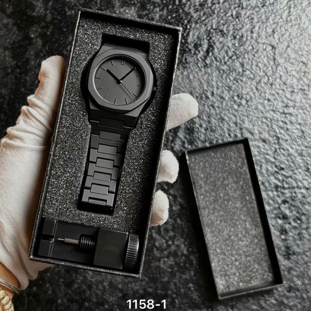 Montre Noire Élégante Homme