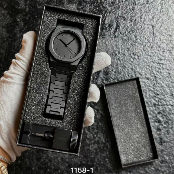 Montre Noire Élégante Homme