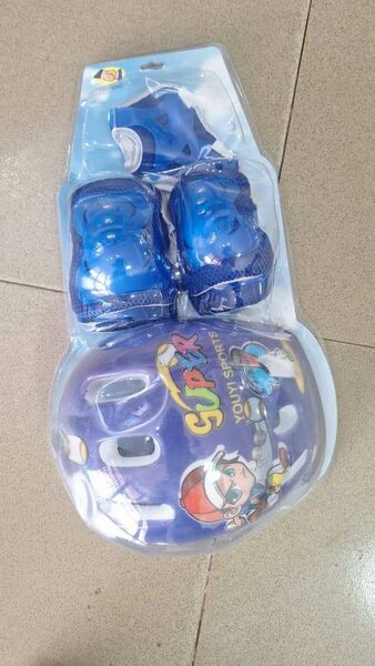 Kids helmet and protectives