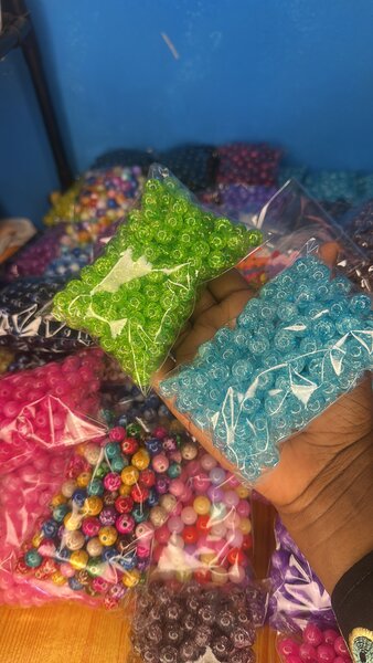 Perles colorées pour artisanat