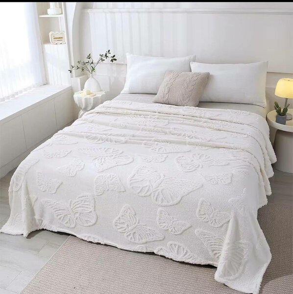 Plaid doux à motif papillons