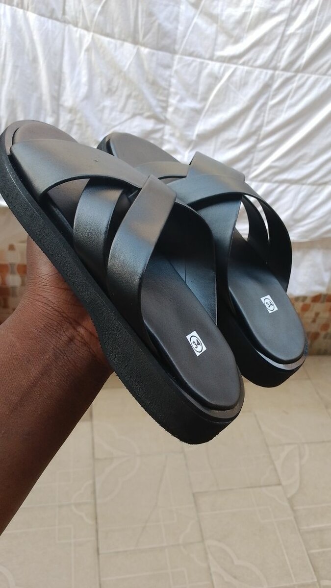 Sandales noires élégantes