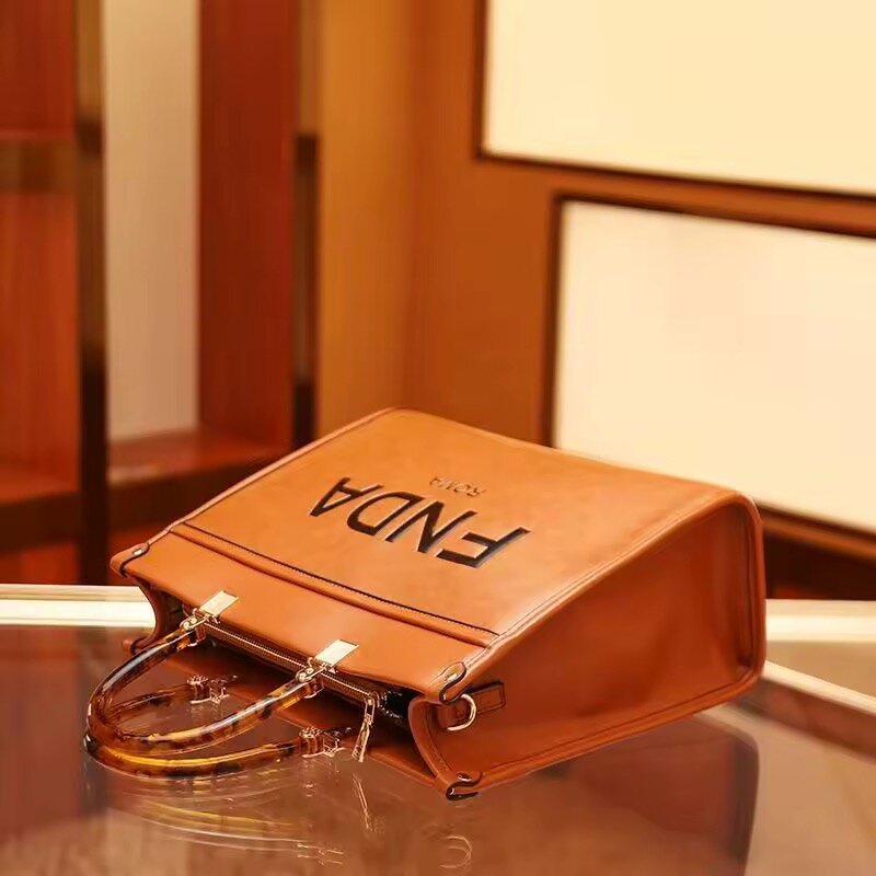 Sac à main élégant cuir marron