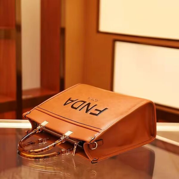 Sac à main élégant cuir marron